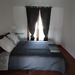 Sleeps 4 6-private Pool - Remote Countryside Apartment *